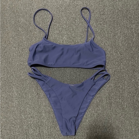 Bathing suit set - Picture 1 of 2